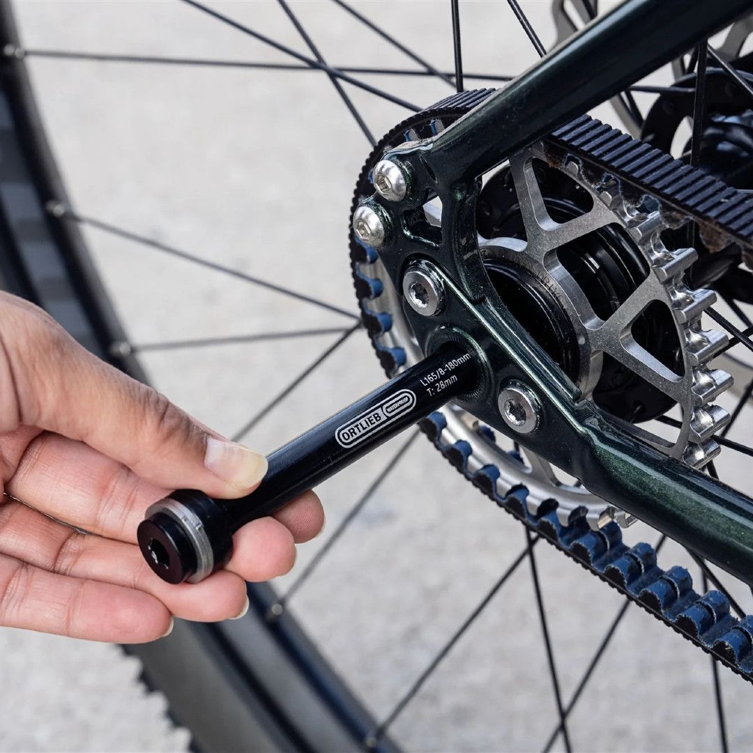 Ortlieb Läpiakseli M6 Connector – pyörän napatarvike, 1.00 mm kierre