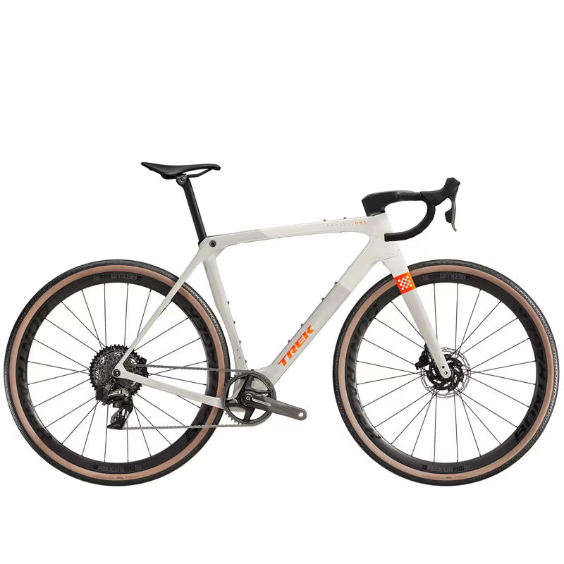 Trek Checkmate SLR 7 AXS – gravel-pyörä, 800-sarjan OCLV-hiilikuitu